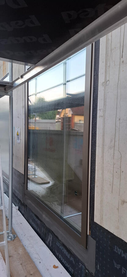 LiquiFoil tekoča folija za zaščito oken in vrat, lakirnic in drugih površin | okno brez zaščite